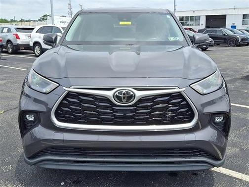 2022 Toyota Highlander LE