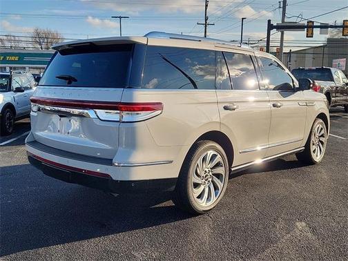 2023 Lincoln Navigator Reserve