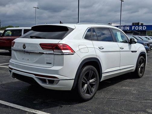 Pure White 2022 Volkswagen Atlas Cross Sport 2.0T SEL R-Line