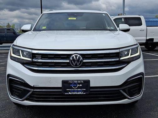 Pure White 2022 Volkswagen Atlas Cross Sport 2.0T SEL R-Line