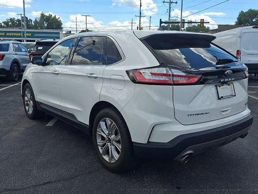 White Metallic 2023 Ford Edge Titanium