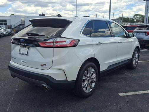 White Metallic 2023 Ford Edge Titanium