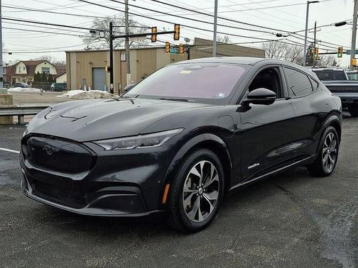2022 Ford Mustang Mach-E Premium