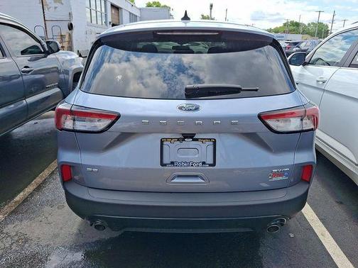 Blue Silver Metallic 2022 Ford Escape SE