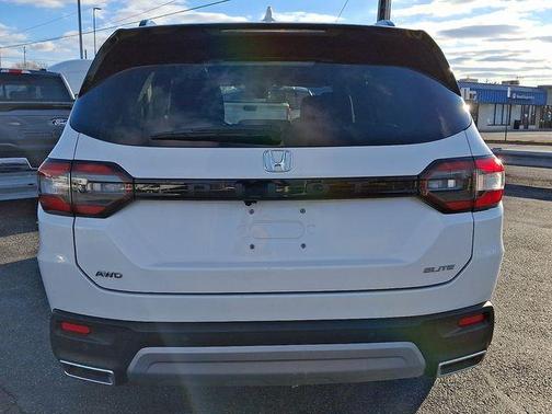 2023 Honda Pilot Elite