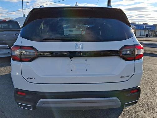 2023 Honda Pilot Elite