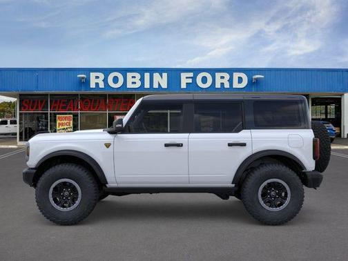 Oxford White 2025 Ford Bronco Badlands