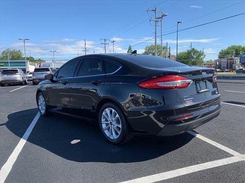 Photo 5 of 26 of 2019 Ford Fusion SE