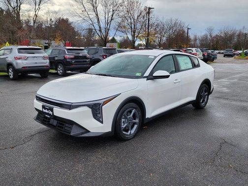 Snow White Pearl 2025 Kia K4 LXS