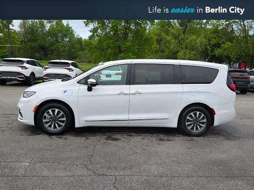 2023 Chrysler Pacifica Hybrid Limited