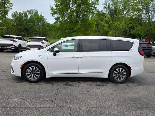 2023 Chrysler Pacifica Hybrid Limited