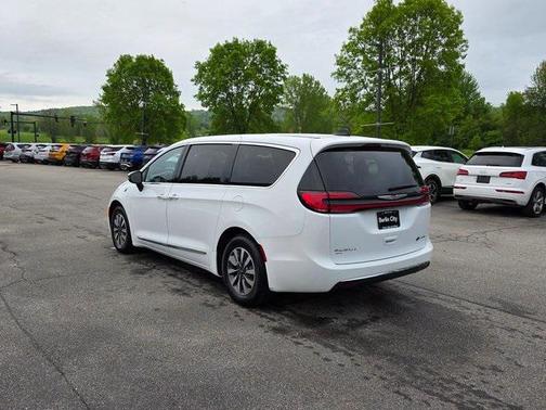 2023 Chrysler Pacifica Hybrid Limited