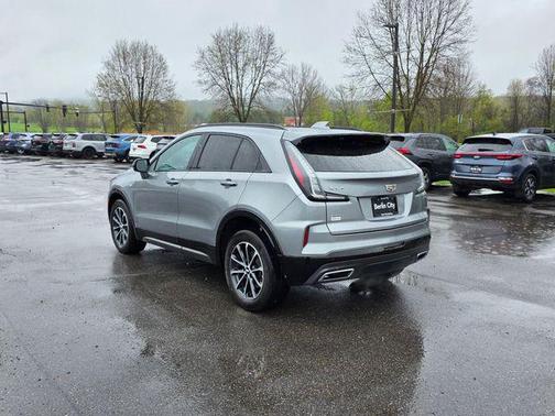 Argent Silver Metallic 2024 Cadillac XT4 Sport