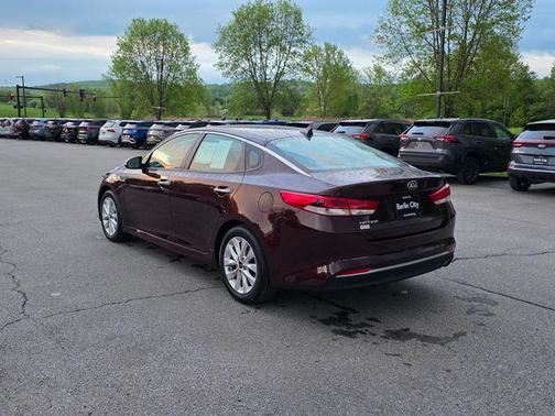 Sangria 2018 Kia Optima LX