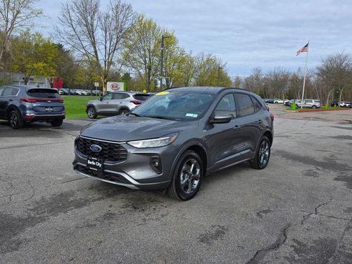 Carbonized Gray Metallic 2023 Ford Escape ST-Line Select