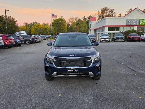 Dark Ocean Blue 2026 Kia Seltos LX
