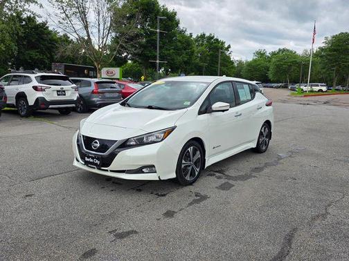 Pearl White 2018 Nissan Leaf SL