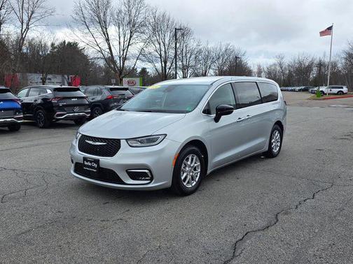 Silver Mist Clearcoat 2024 Chrysler Pacifica Touring L