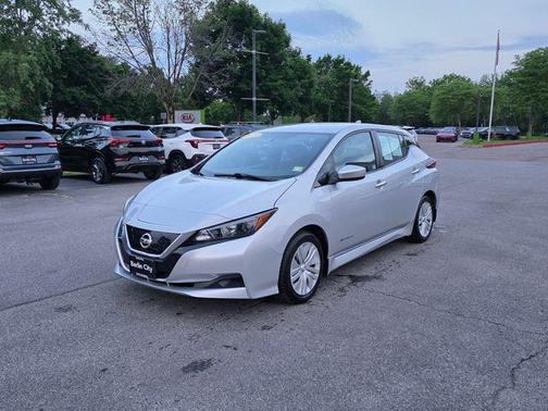 Brilliant Silver Metallic 2019 Nissan Leaf S