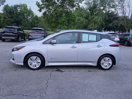 Brilliant Silver Metallic 2019 Nissan Leaf S