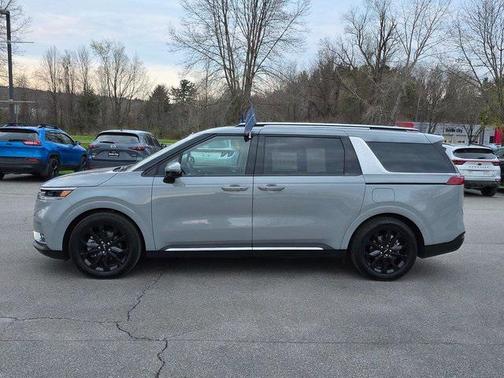 2024 Kia Carnival SX