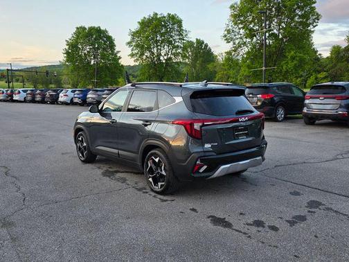 Gravity Gray 2024 Kia Seltos EX