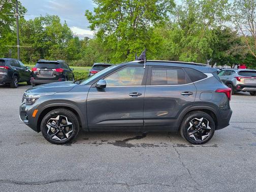 Gravity Gray 2024 Kia Seltos EX
