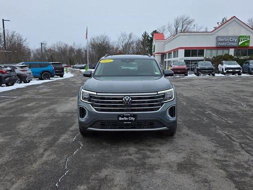 2025 Volkswagen Atlas 2.0T SE w/Technology 4MOTION