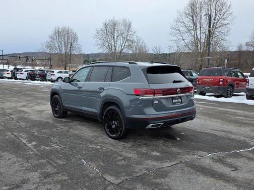 2025 Volkswagen Atlas 2.0T SE w/Technology 4MOTION
