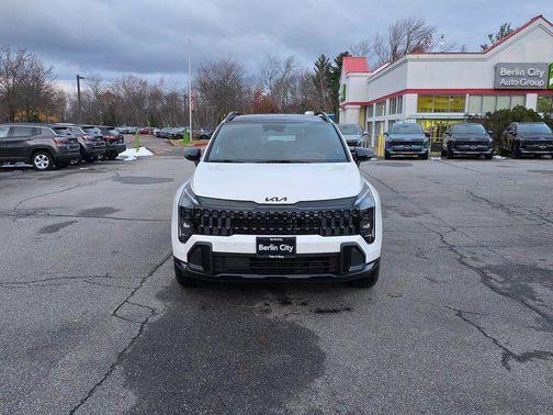 Glacial White Pearl 2026 Kia Sportage X-Line