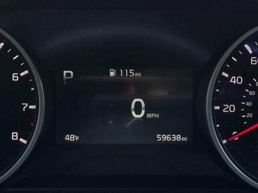 2023 Kia Carnival LX