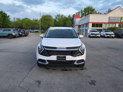 Glacial White Pearl 2024 Kia Sportage EX