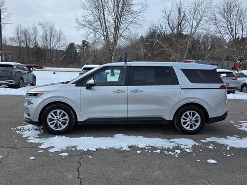 2023 Kia Carnival LX