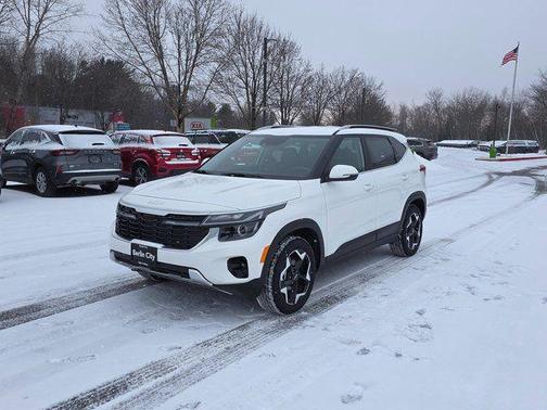 Snow White Pearl 2026 Kia Seltos EX