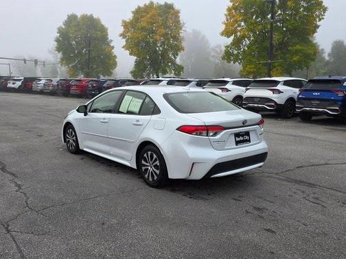 2022 Toyota Corolla Hybrid LE