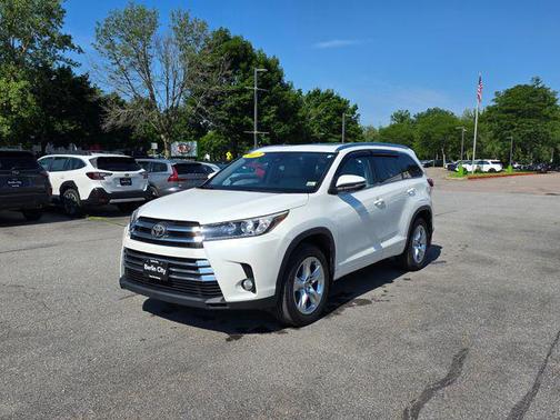Blizzard Pearl 2017 Toyota Highlander Limited
