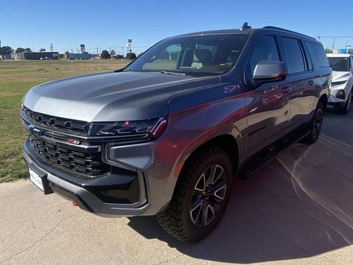2022 Chevrolet Suburban 4WD Z71