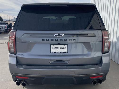2022 Chevrolet Suburban 4WD Z71