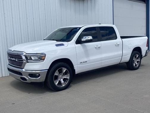 Bright White Clearcoat 2024 RAM 1500 Laramie