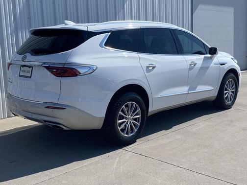 2023 Buick Enclave Essence FWD