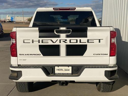 2023 Chevrolet Silverado 1500 Custom