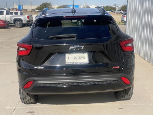Mosaic Black Metallic 2026 Chevrolet Trax FWD 2RS