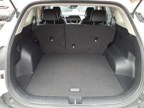 Glacial White Pearl 2023 Kia Sportage EX