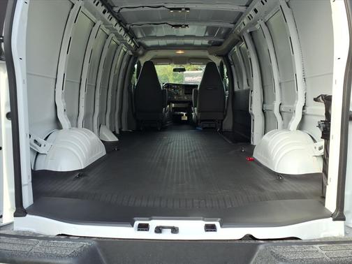 2025 GMC Savana 2500 RWD 3500 Extended Wheelbase Work Van