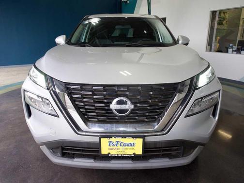 Brilliant Silver Metallic 2022 Nissan Rogue SV