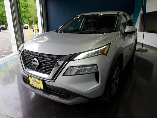 Brilliant Silver Metallic 2022 Nissan Rogue SV
