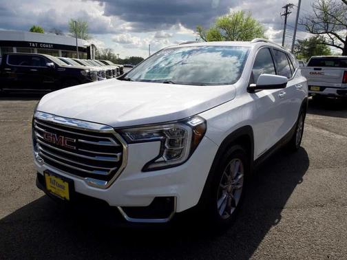 Summit White 2023 GMC Terrain SLT