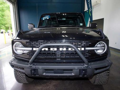 Shadow Black 2023 Ford Bronco Wildtrak