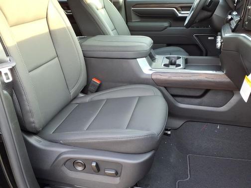 2026 GMC Sierra 2500 SLT