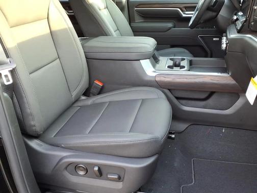 Onyx Black 2026 GMC Sierra 2500 SLT